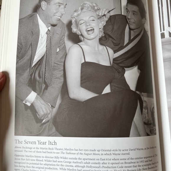 Marilyn Monroe Book - Picture 14 of 16